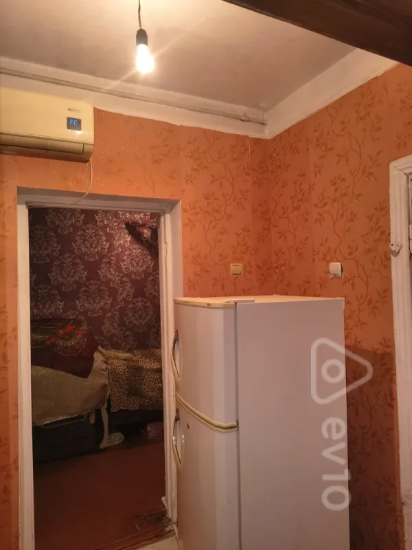 Satılır 2 otaqlı köhnə tikili 45 m²