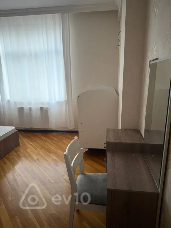 Kirayə verilir 3 otaqlı yeni tikili 114 m²