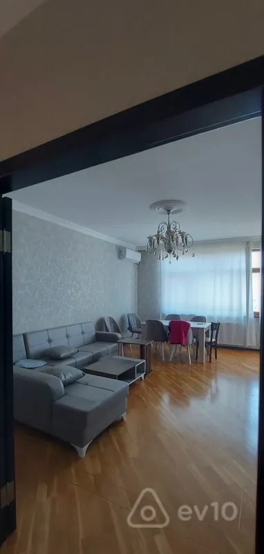 Kirayə verilir 3 otaqlı yeni tikili 114 m²