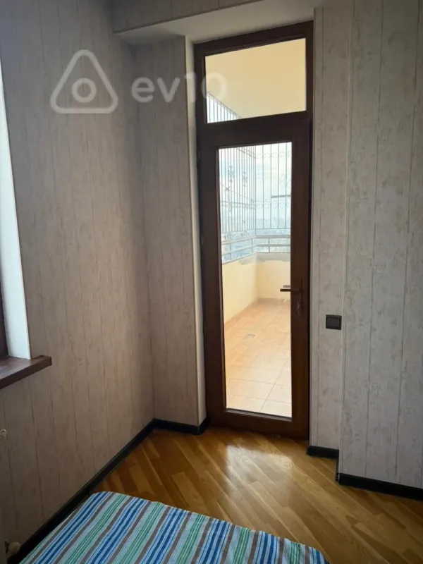 Kirayə verilir 3 otaqlı yeni tikili 114 m²