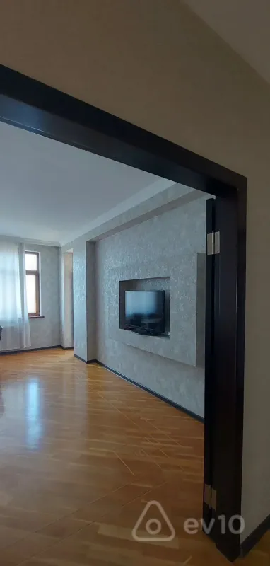 Kirayə verilir 3 otaqlı yeni tikili 114 m²