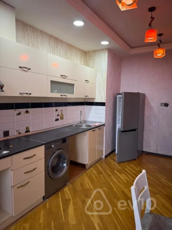 Kirayə verilir 3 otaqlı yeni tikili 114 m²