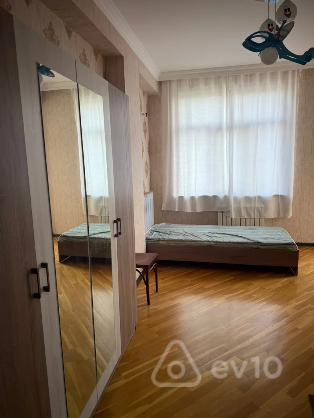 Kirayə verilir 3 otaqlı yeni tikili 114 m²