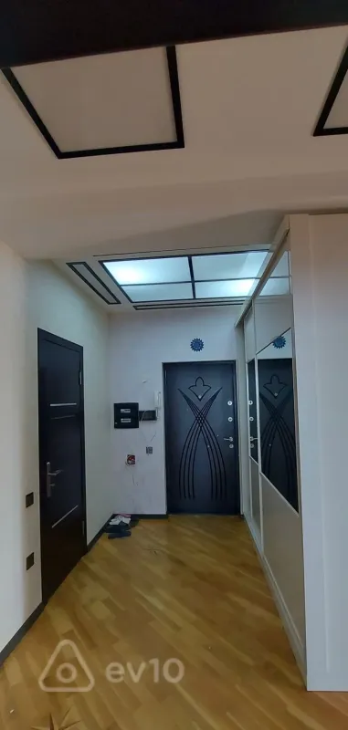 Kirayə verilir 3 otaqlı yeni tikili 114 m²