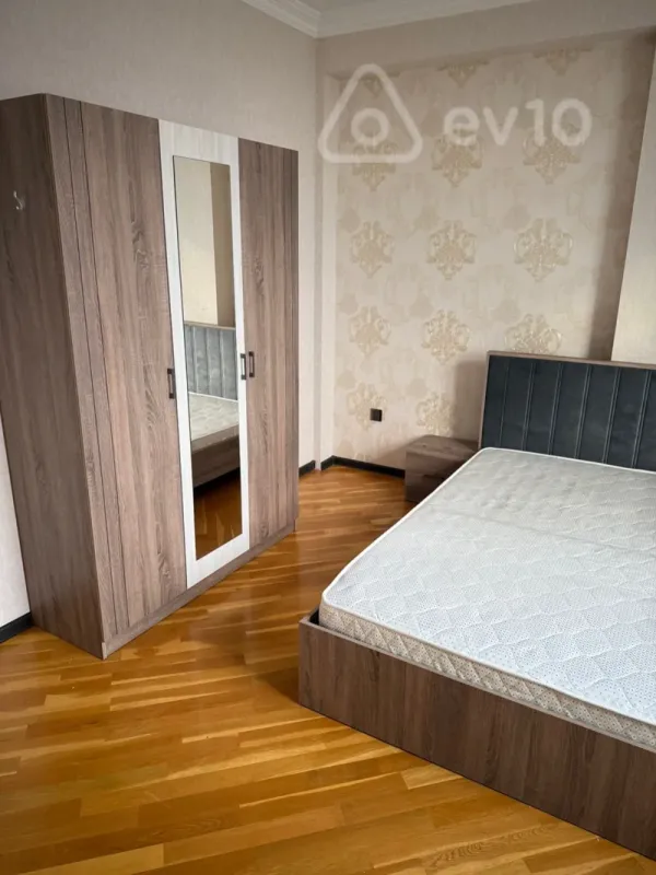 Kirayə verilir 3 otaqlı yeni tikili 114 m²