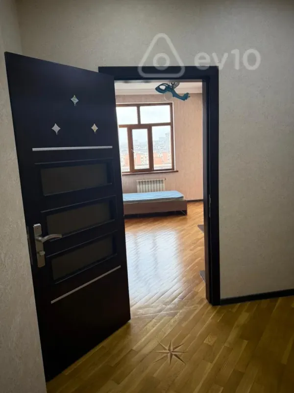 Kirayə verilir 3 otaqlı yeni tikili 114 m²