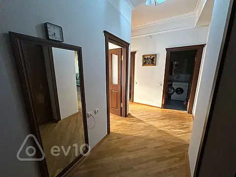 Kirayə verilir 2 otaqlı köhnə tikili 85 m²
