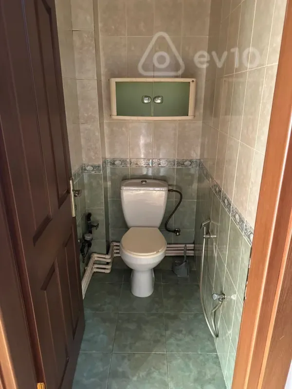 Kirayə verilir 2 otaqlı köhnə tikili 85 m²
