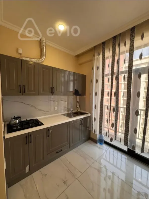 Kirayə verilir 2 otaqlı yeni tikili 70 m²