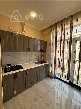 Kirayə verilir 2 otaqlı yeni tikili 70 m²