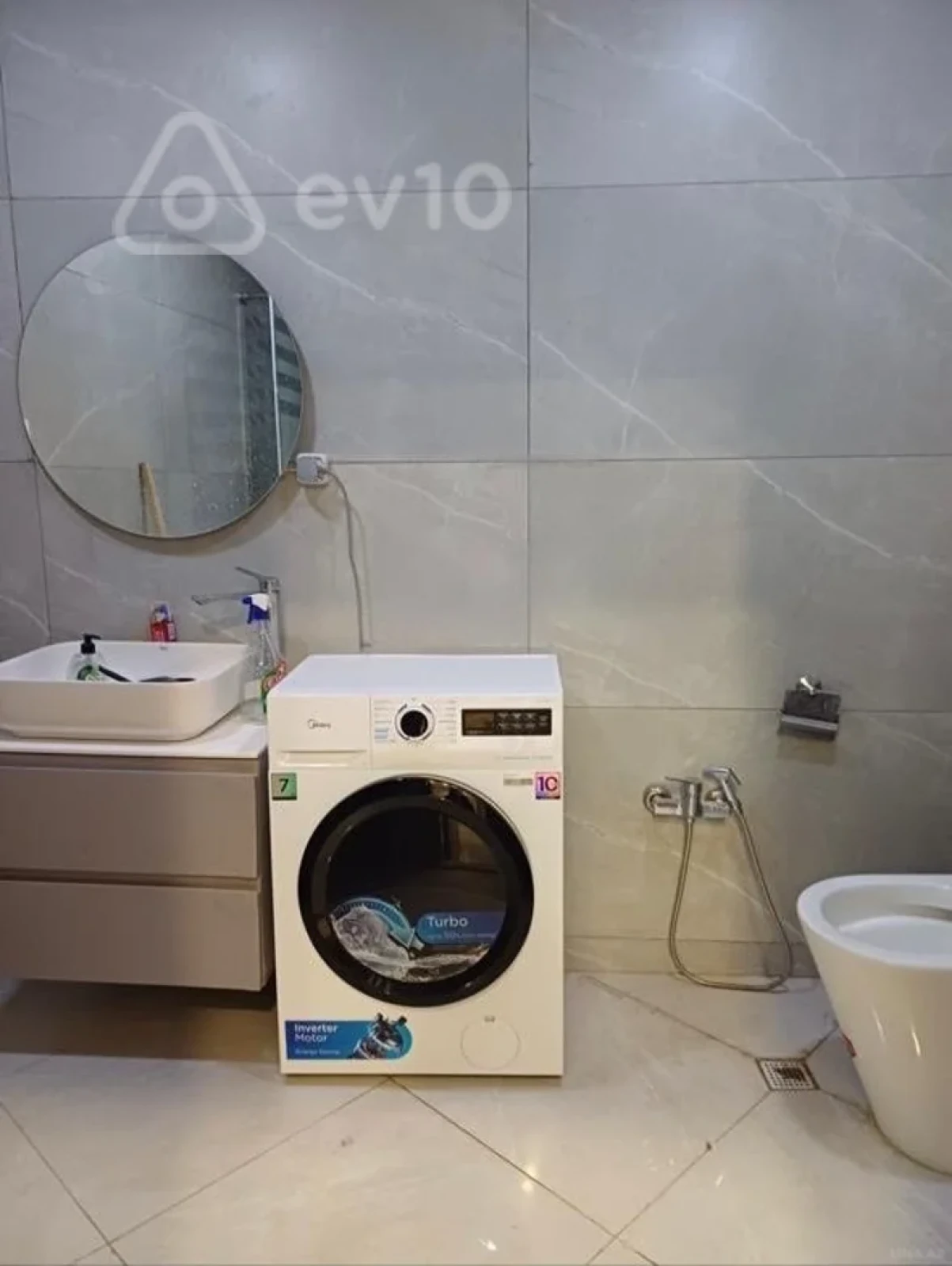 Kirayə verilir 2 otaqlı yeni tikili 70 m²