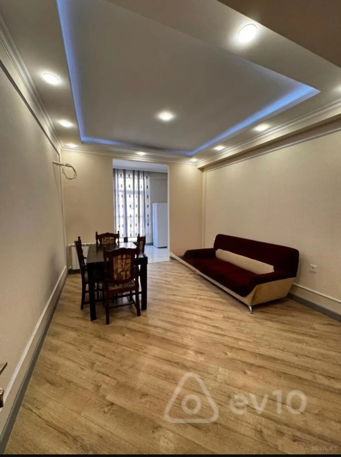 Kirayə verilir 2 otaqlı yeni tikili 70 m²
