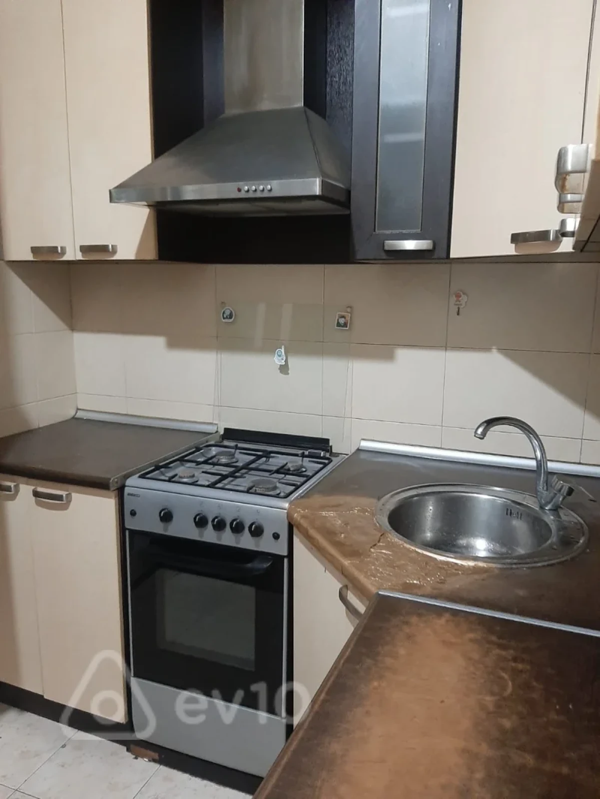 Kirayə verilir 2 otaqlı köhnə tikili 50 m²