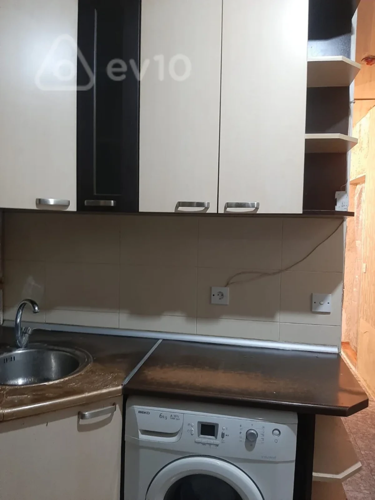 Kirayə verilir 2 otaqlı köhnə tikili 50 m²