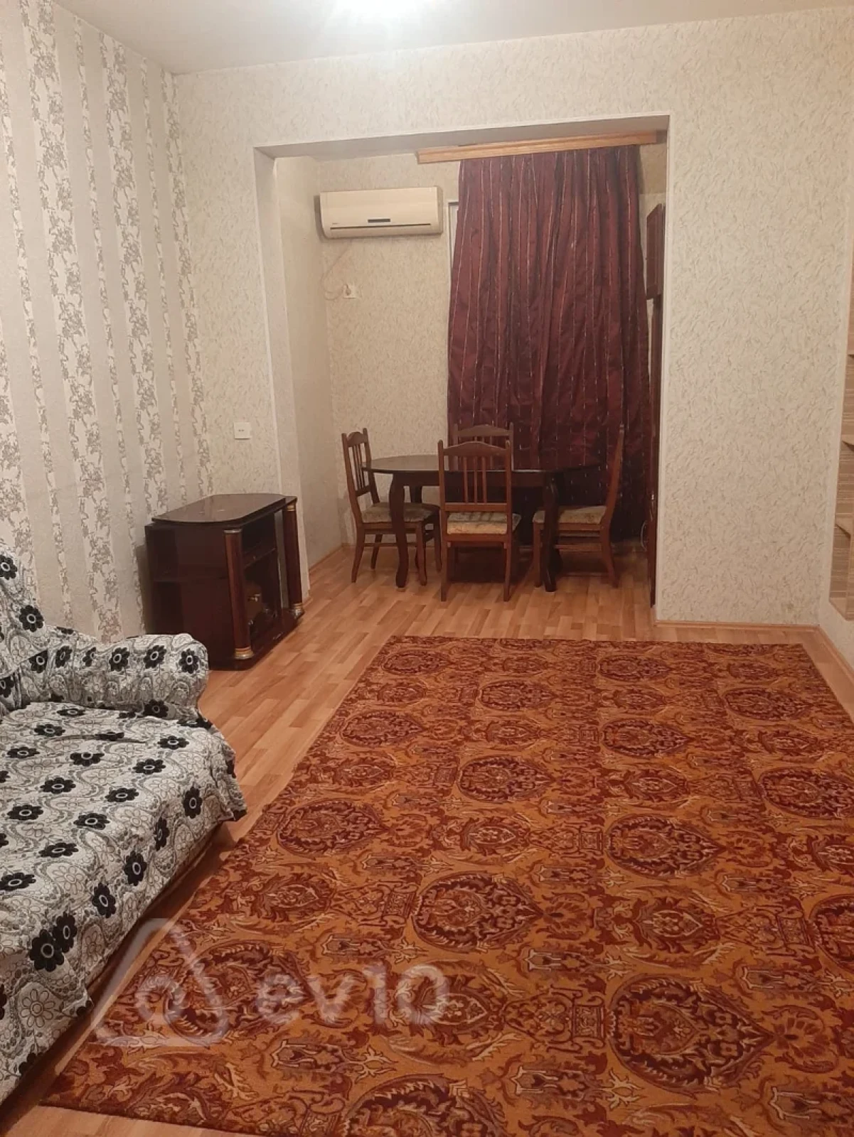 Kirayə verilir 2 otaqlı köhnə tikili 50 m²