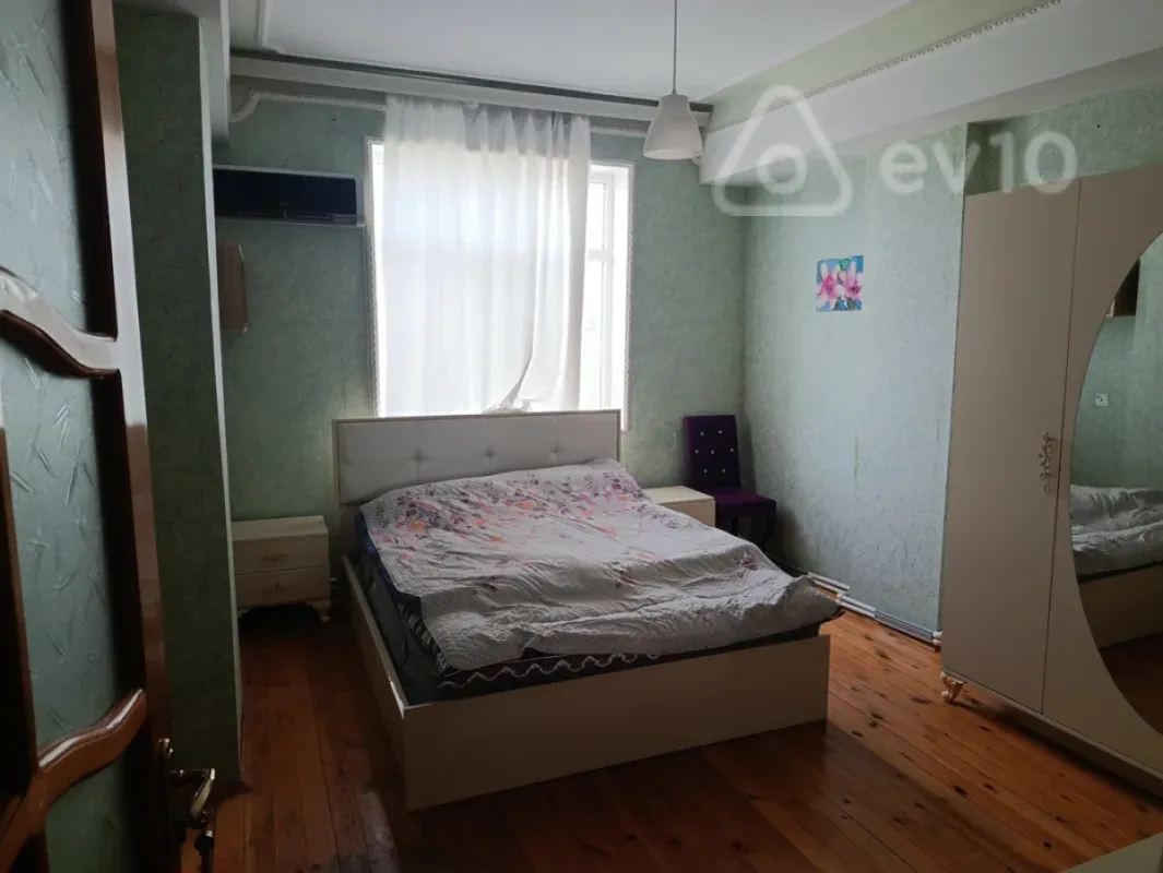 Kirayə verilir 2 otaqlı yeni tikili 75 m²
