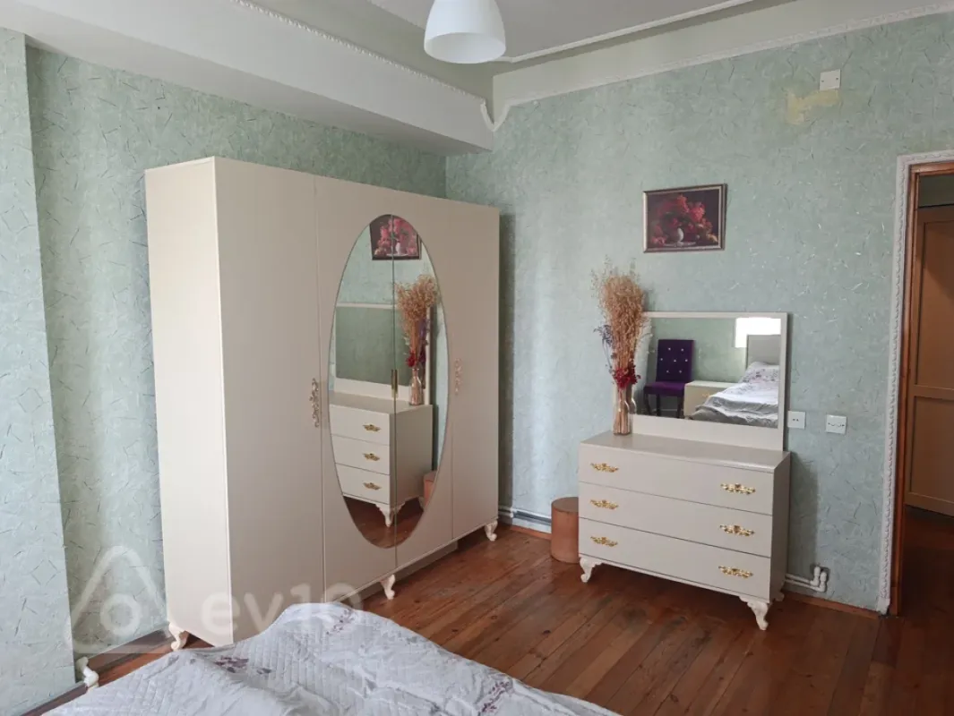 Kirayə verilir 2 otaqlı yeni tikili 75 m²