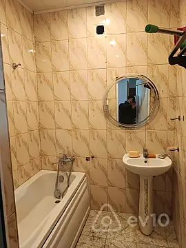 Kirayə verilir 2 otaqlı yeni tikili 75 m²