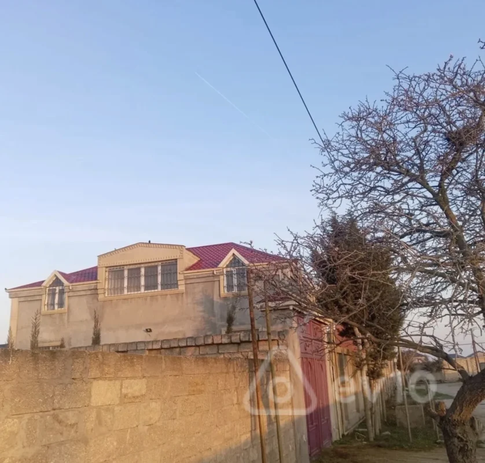 Satılır 8 otaqlı həyət evi 6 m²