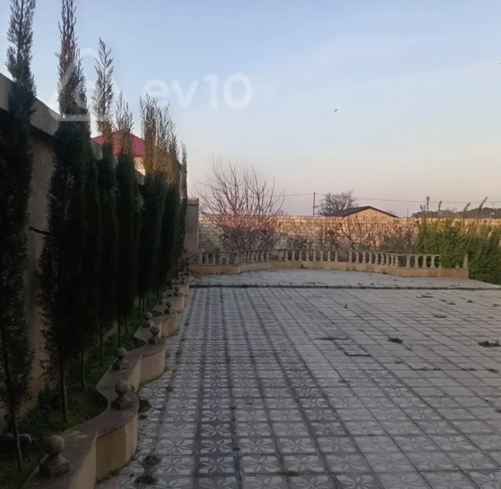Satılır 8 otaqlı həyət evi 6 m²