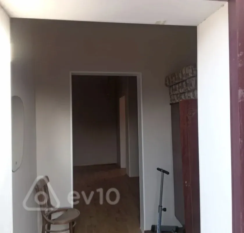 Satılır 8 otaqlı həyət evi 6 m²