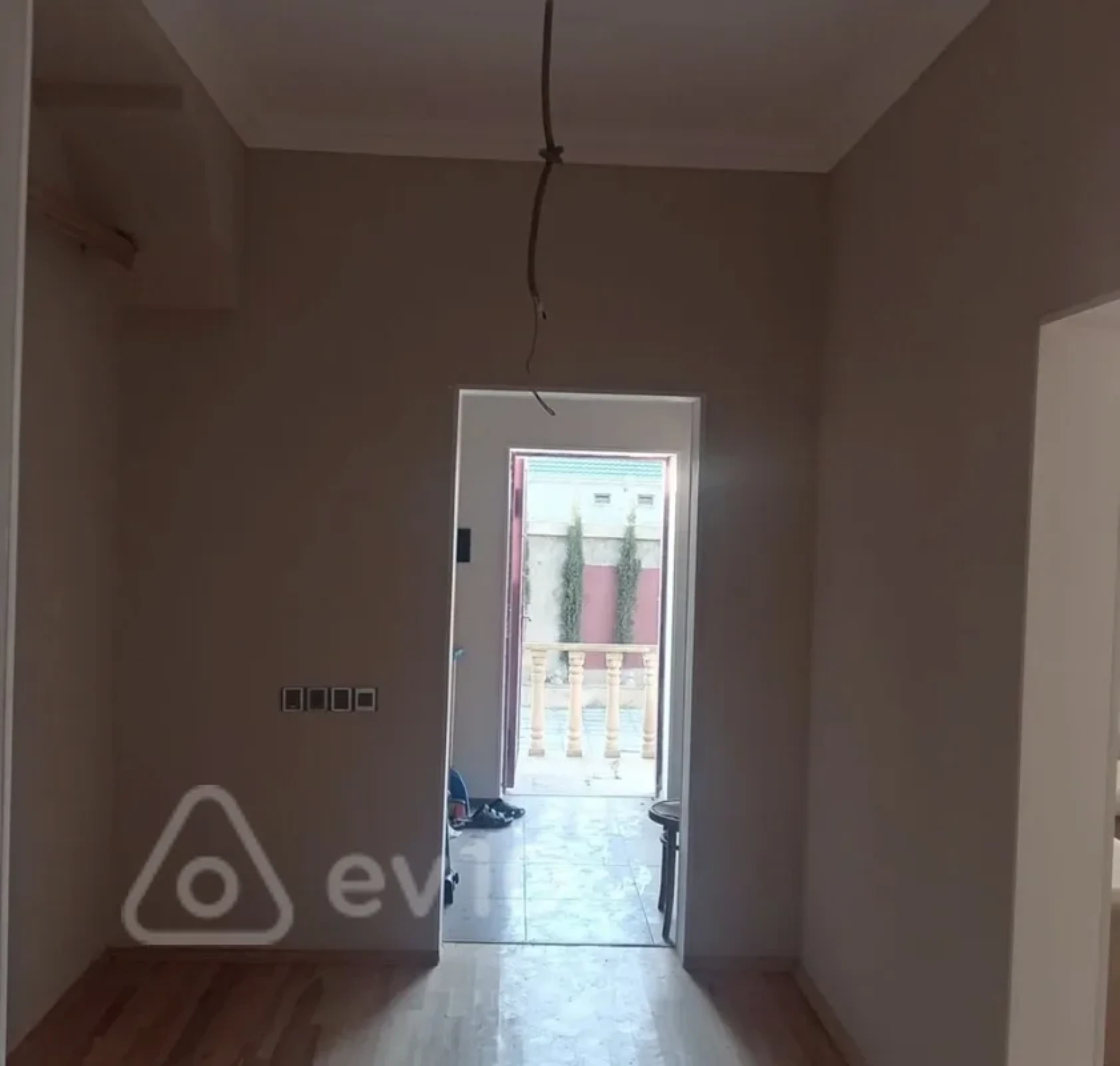 Satılır 8 otaqlı həyət evi 6 m²