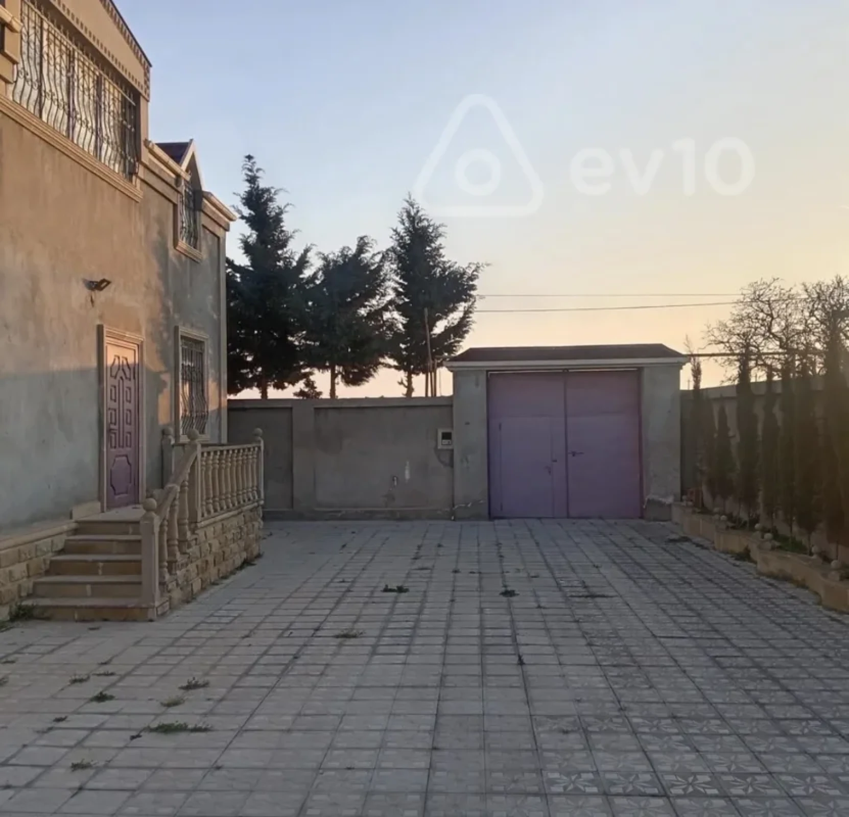 Satılır 8 otaqlı həyət evi 6 m²
