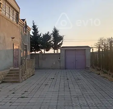 Satılır 8 otaqlı həyət evi 6 m²