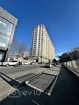 Satılır 3 otaqlı yeni tikili 105 m²