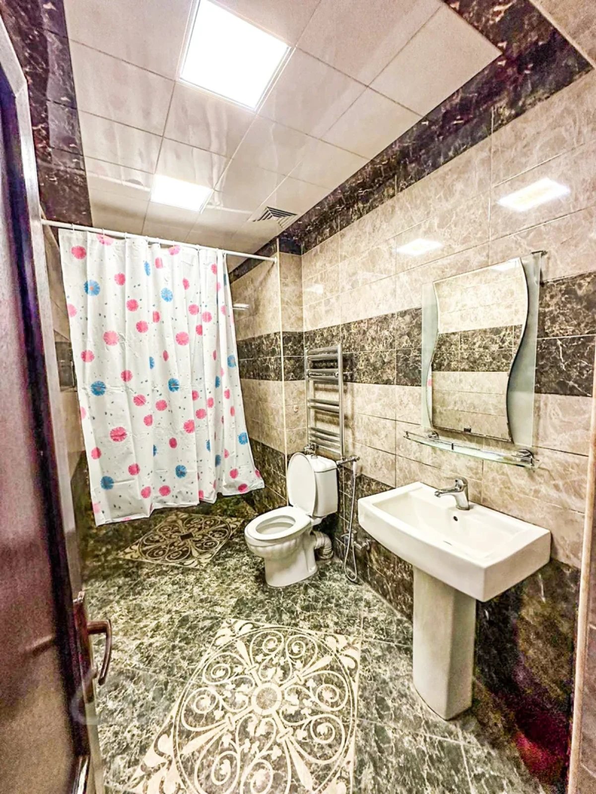 Kirayə verilir 2 otaqlı yeni tikili 100 m²