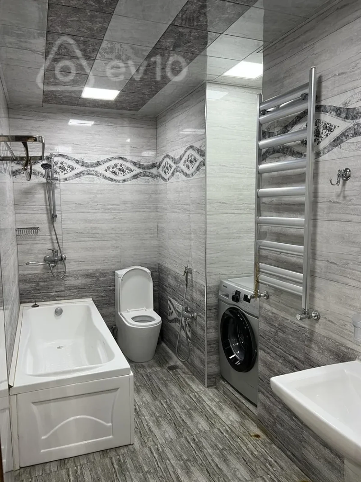 Kirayə verilir 2 otaqlı yeni tikili 90 m²