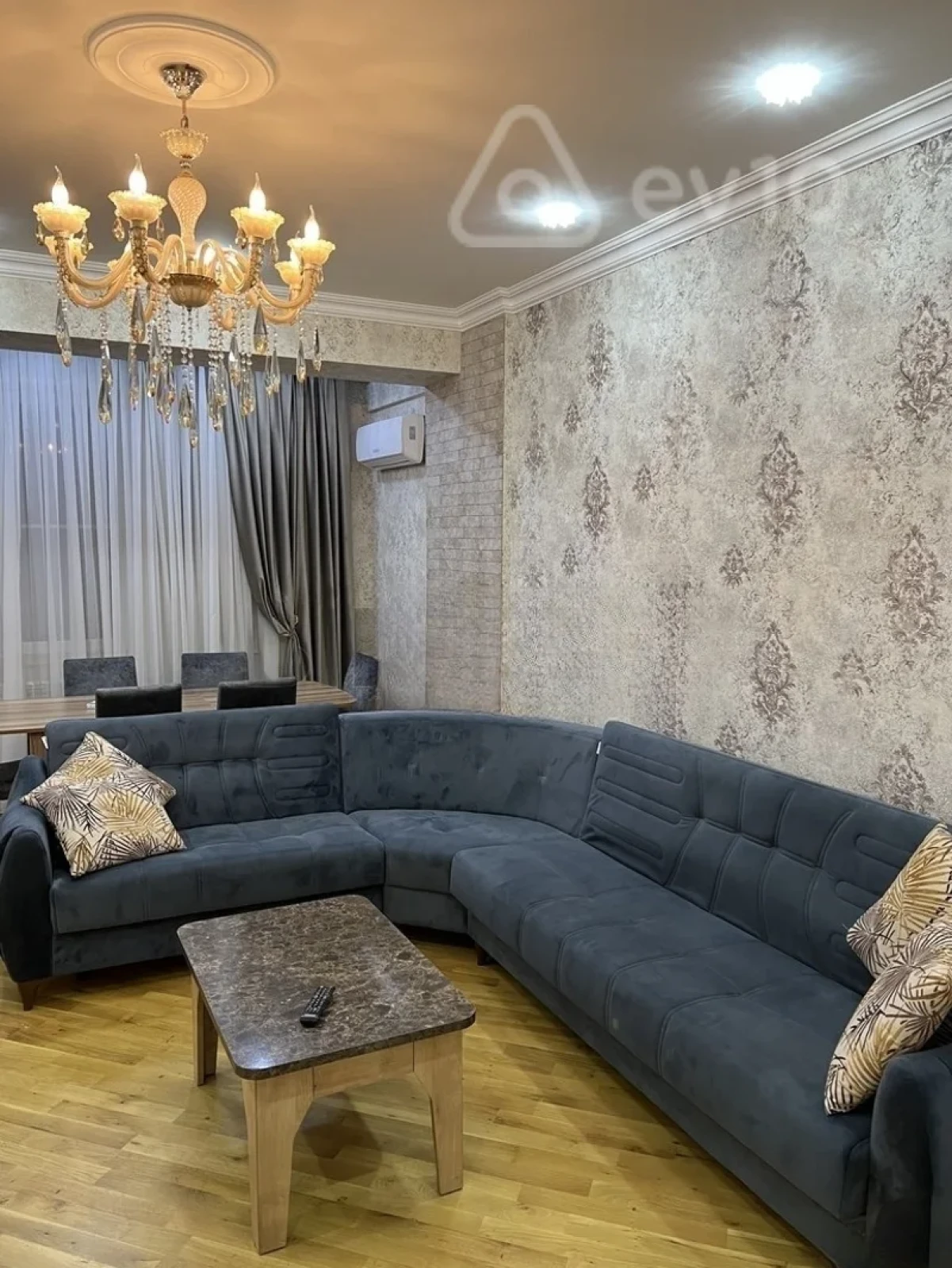 Kirayə verilir 2 otaqlı yeni tikili 90 m²