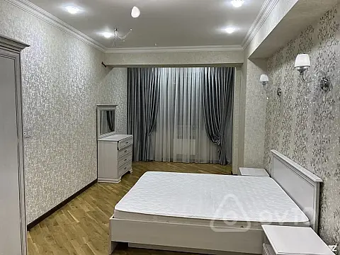 Kirayə verilir 2 otaqlı yeni tikili 90 m²