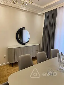 Kirayə verilir 3 otaqlı yeni tikili 130 m²