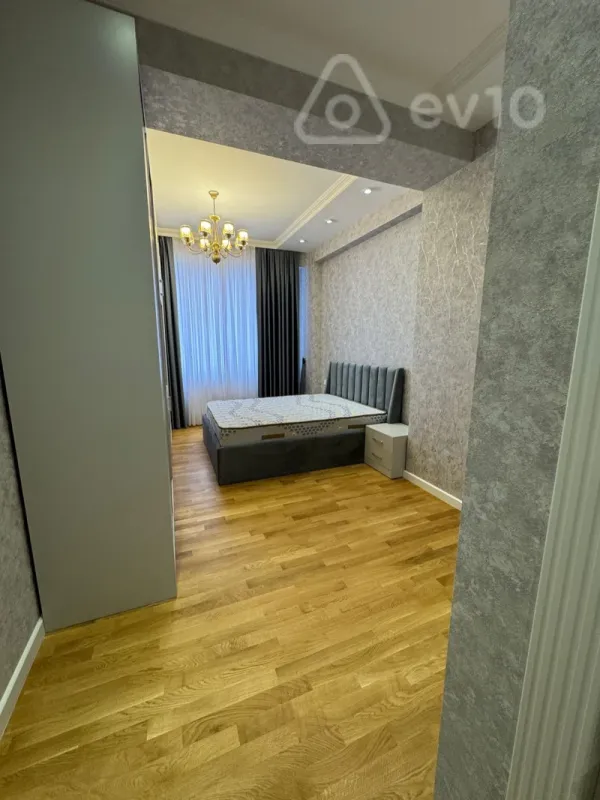 Kirayə verilir 3 otaqlı yeni tikili 130 m²