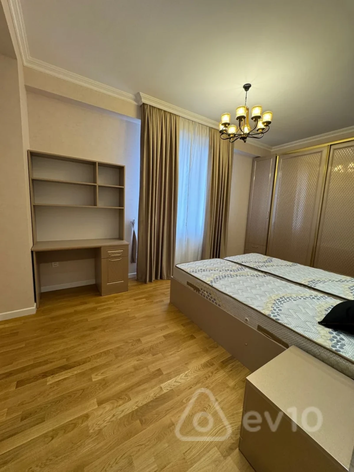 Kirayə verilir 3 otaqlı yeni tikili 130 m²