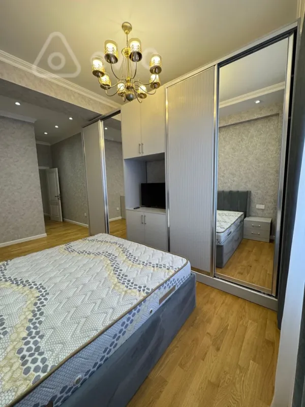 Kirayə verilir 3 otaqlı yeni tikili 130 m²