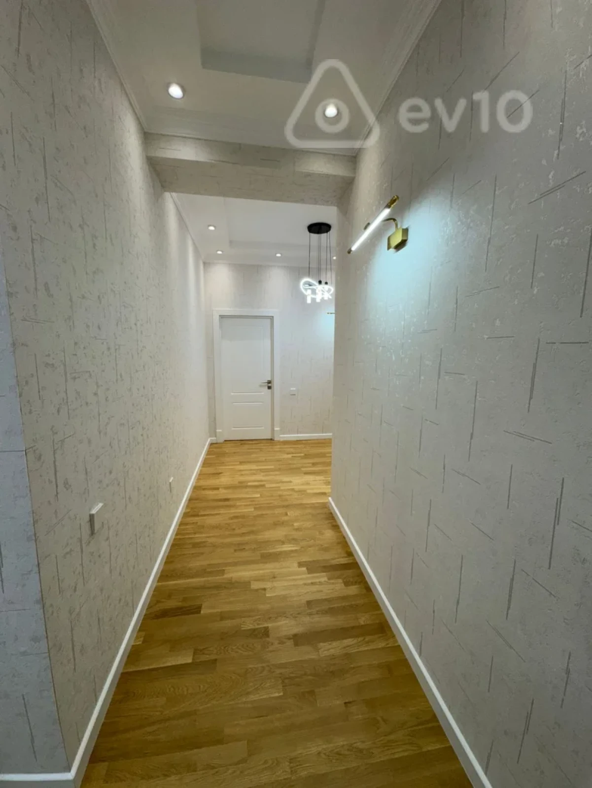 Kirayə verilir 3 otaqlı yeni tikili 130 m²