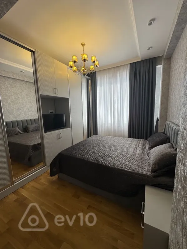 Kirayə verilir 3 otaqlı yeni tikili 130 m²