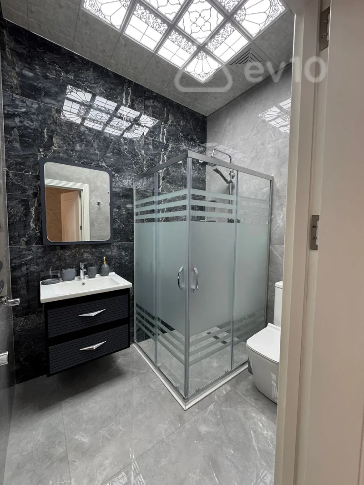 Kirayə verilir 3 otaqlı yeni tikili 130 m²