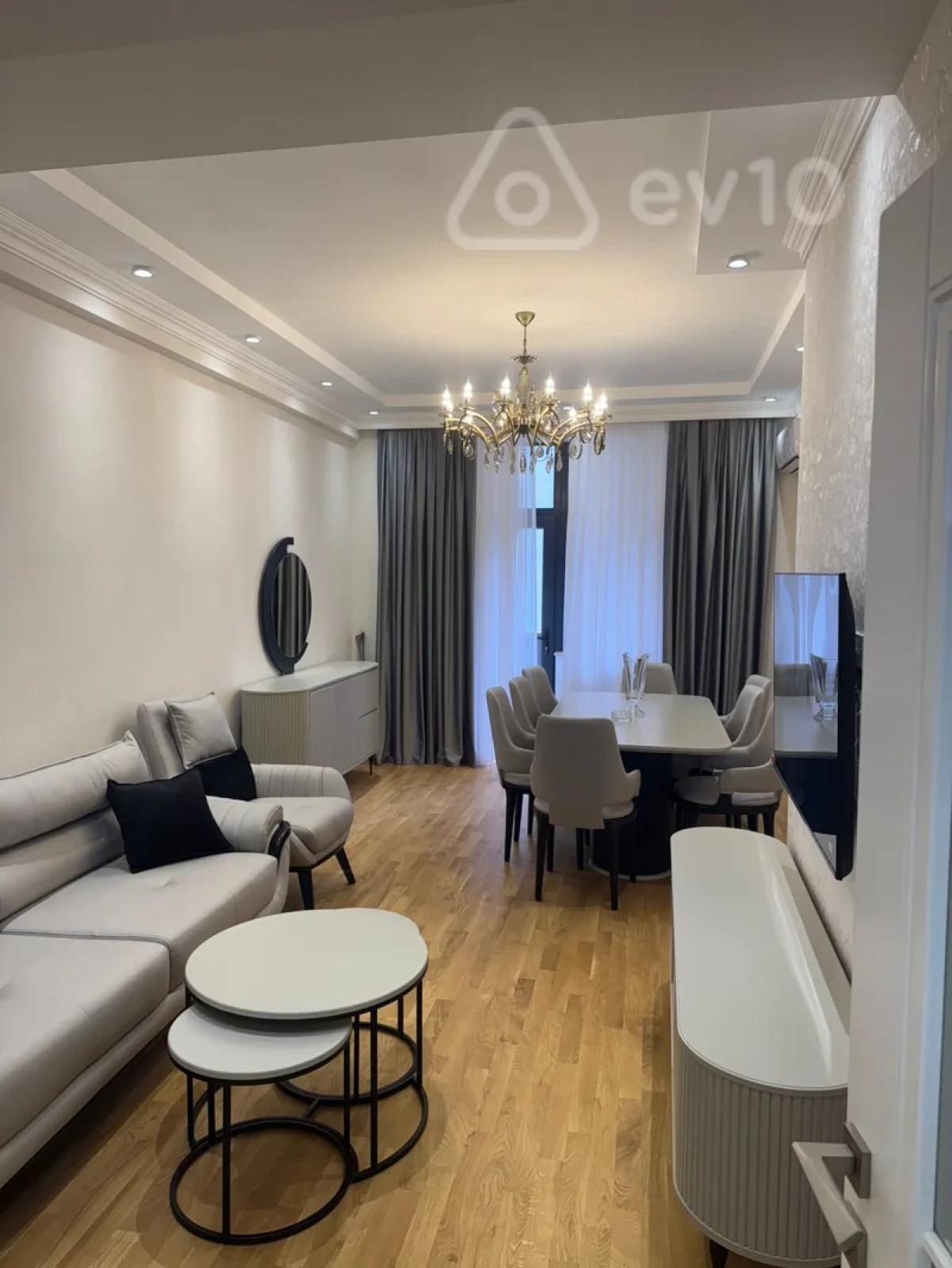 Kirayə verilir 3 otaqlı yeni tikili 130 m²