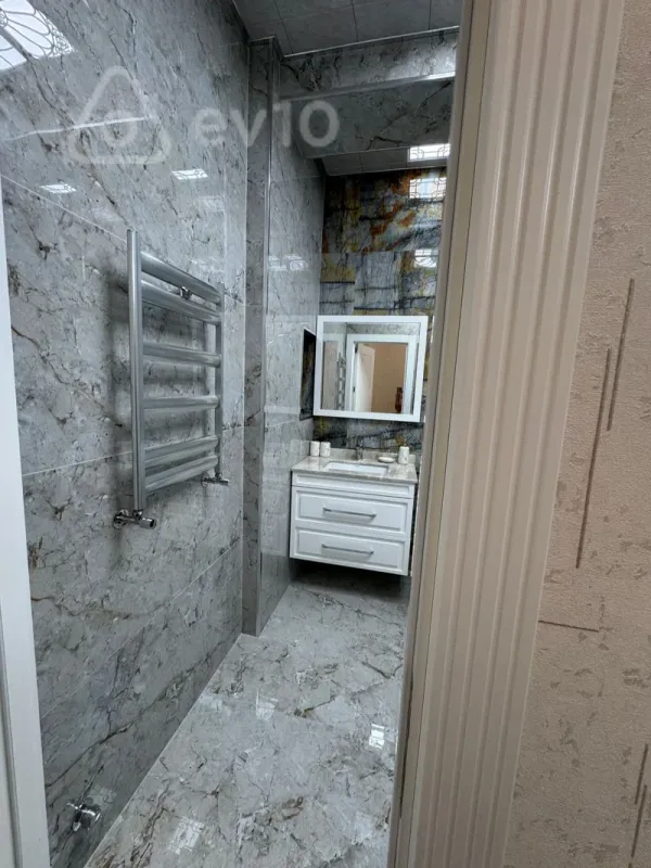 Kirayə verilir 3 otaqlı yeni tikili 130 m²