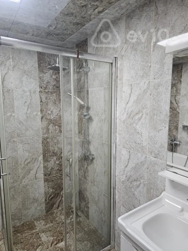 Kirayə verilir 3 otaqlı yeni tikili 125 m²