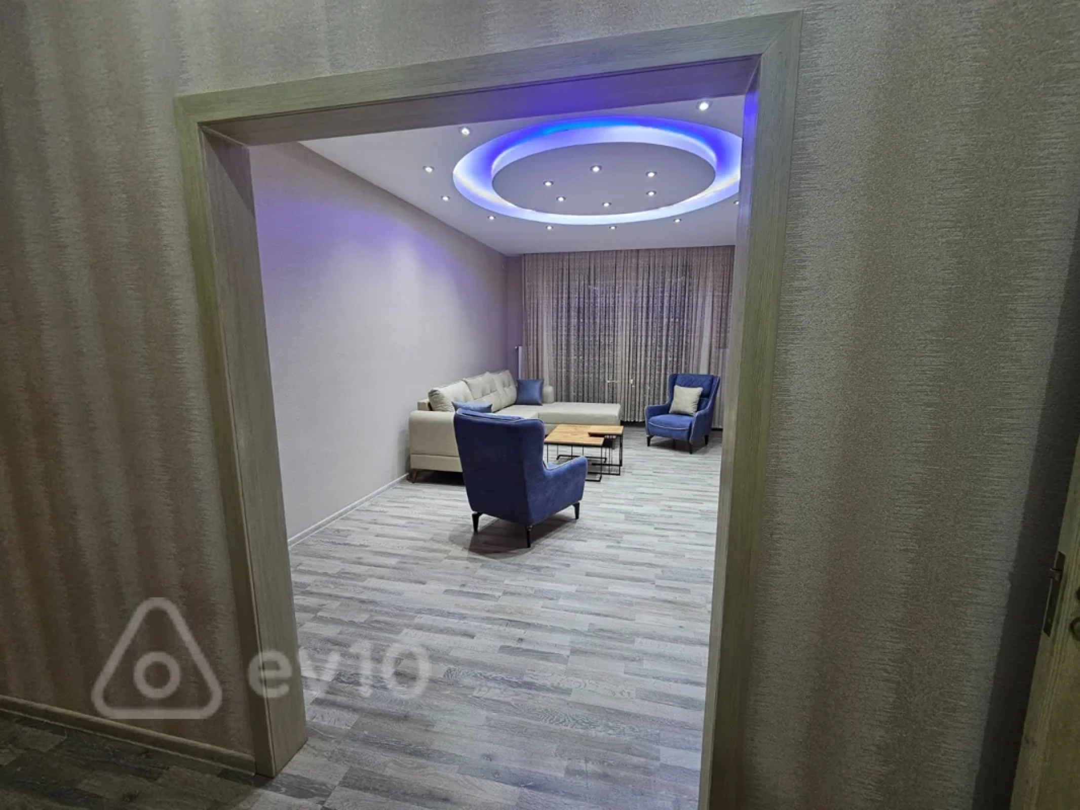 Kirayə verilir 3 otaqlı yeni tikili 125 m²