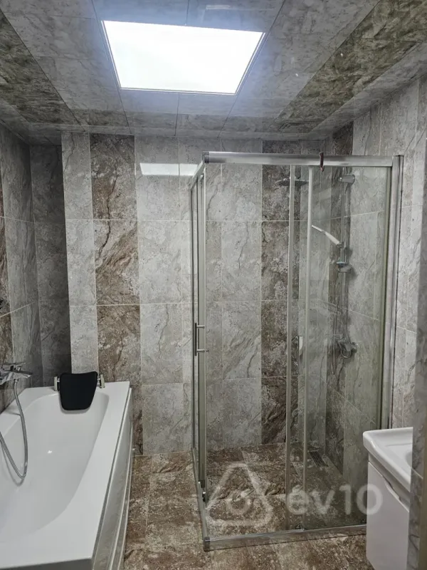 Kirayə verilir 3 otaqlı yeni tikili 125 m²