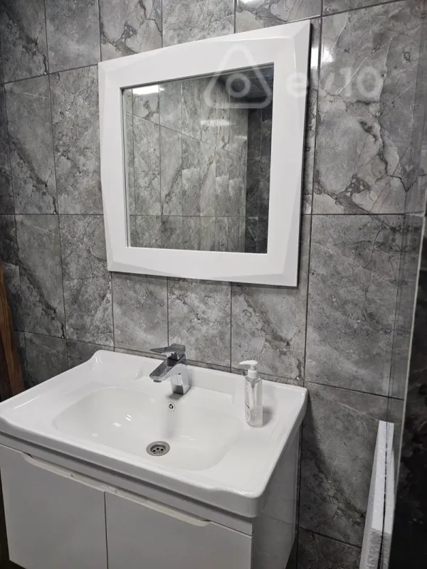 Kirayə verilir 3 otaqlı yeni tikili 125 m²