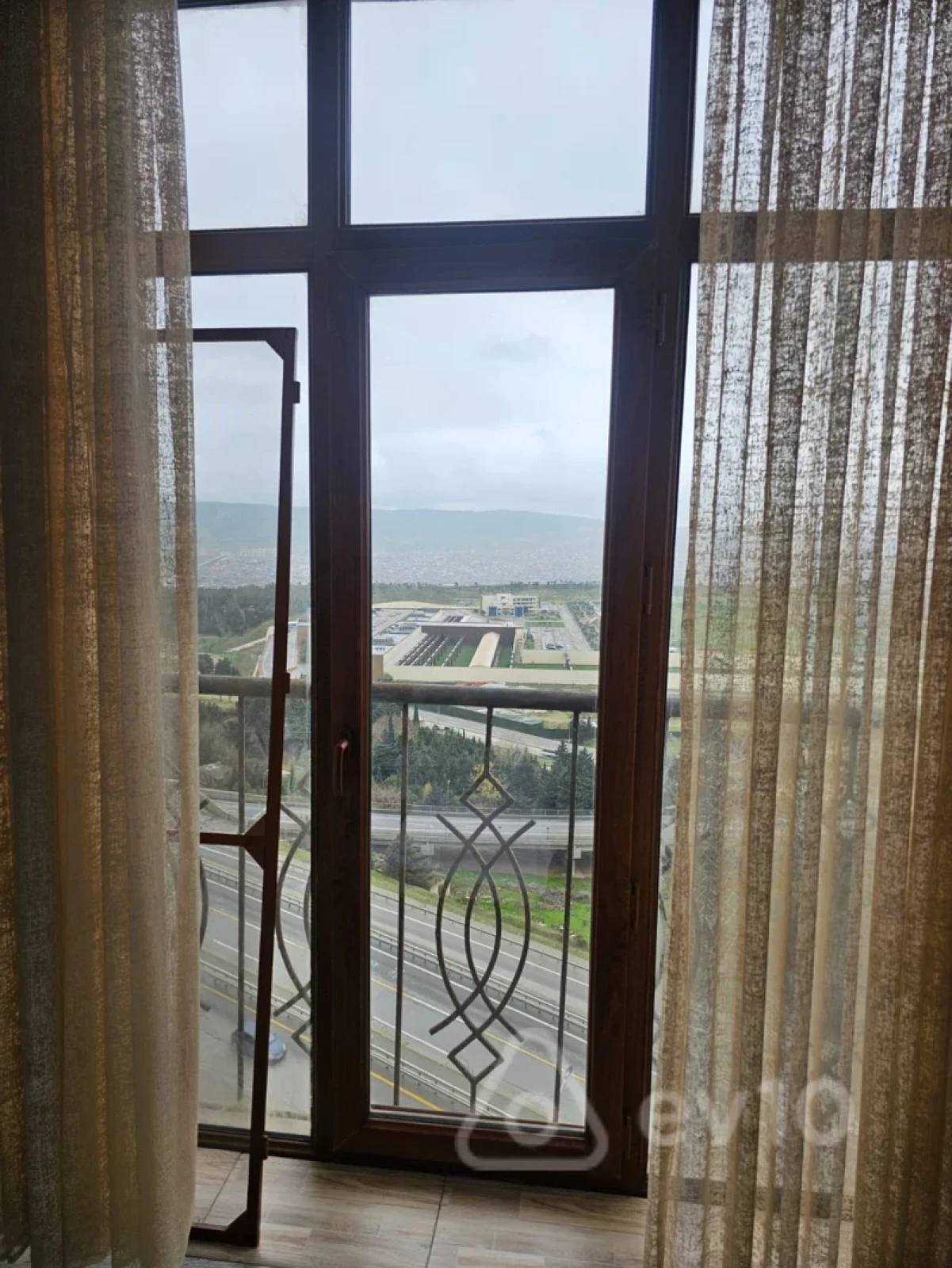 Kirayə verilir 3 otaqlı yeni tikili 125 m²