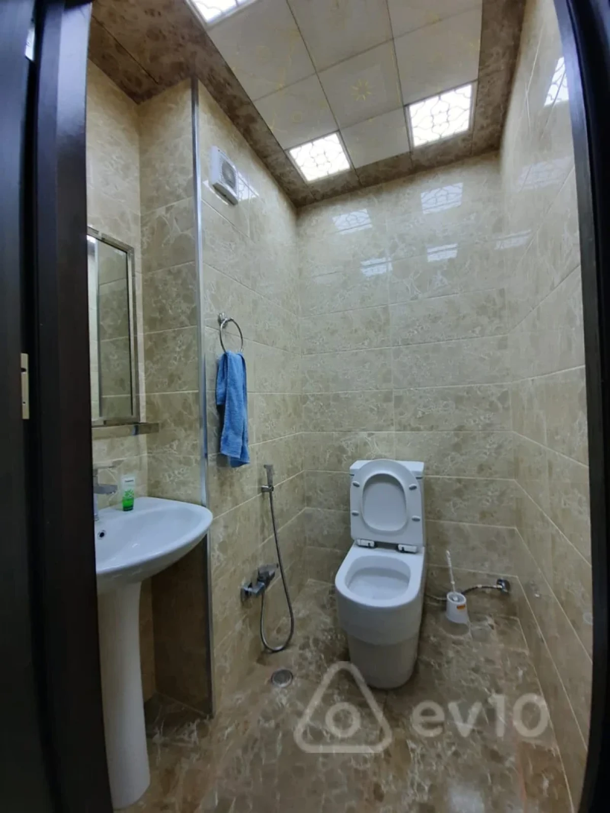 Kirayə verilir 3 otaqlı yeni tikili 110 m²