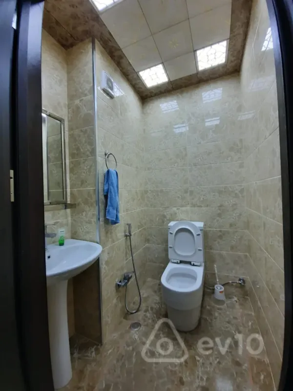 Kirayə verilir 3 otaqlı yeni tikili 110 m²