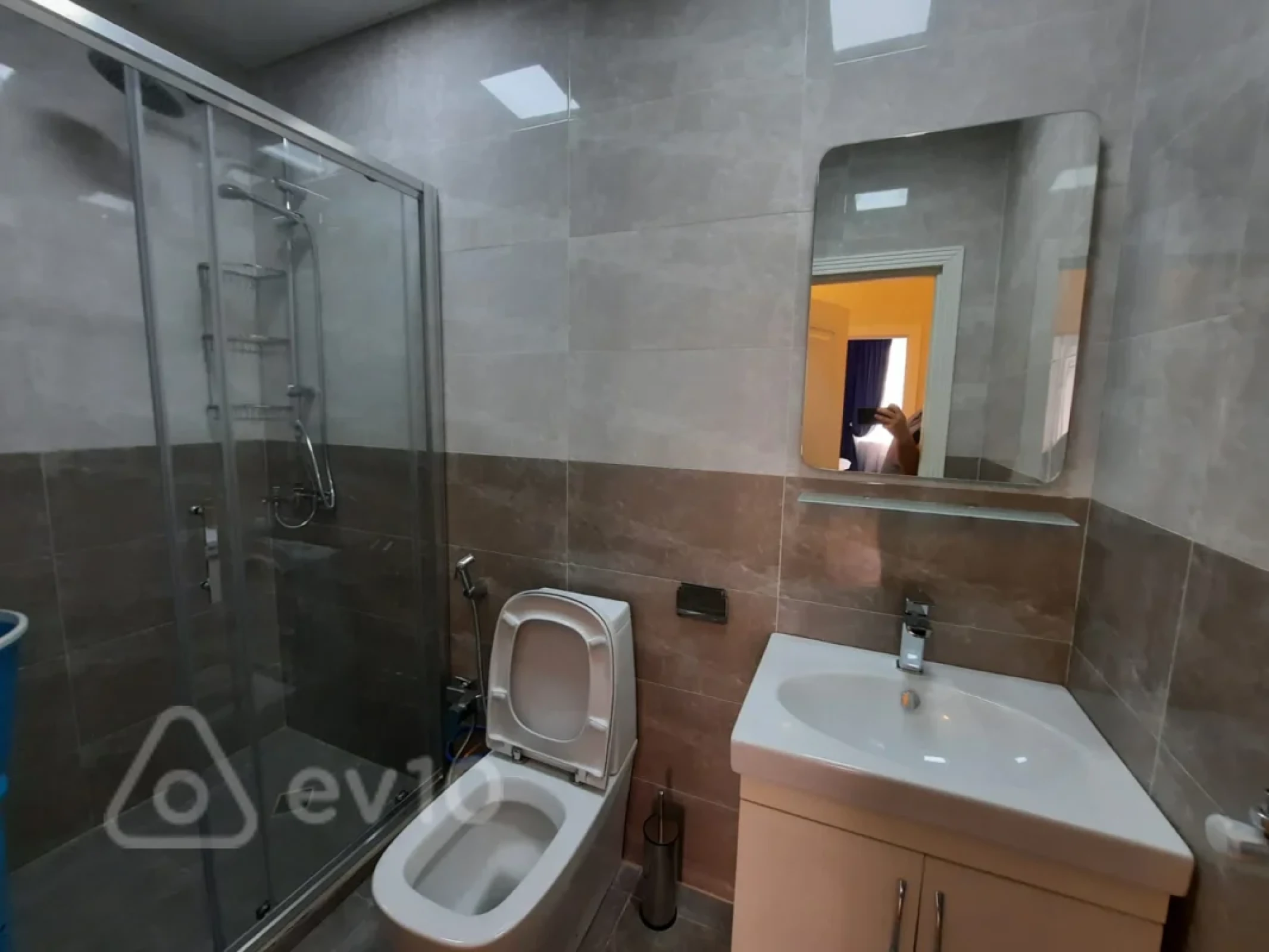 Kirayə verilir 3 otaqlı yeni tikili 100 m²